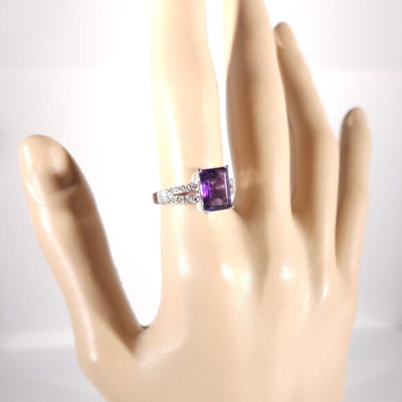 Amethyst Emerald Cut 2.1 Carats Size 7 - Picture 8 of 8